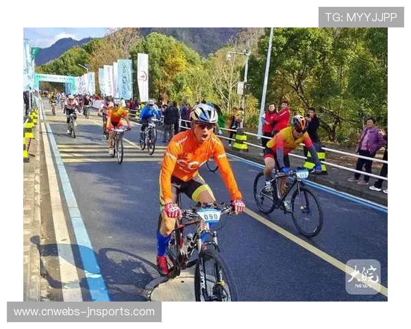 石台秋浦河站男子公路大师组南京无限车队夺冠